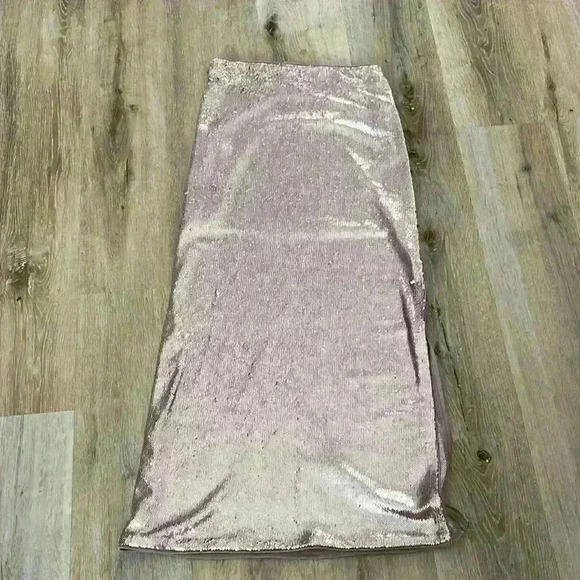 Zara pink sequins maxi skirt with slit and zipper closure - Picture 4 of 5